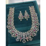 DIAMOND ALIKE HEARTED NECKLACE SBDAHN649